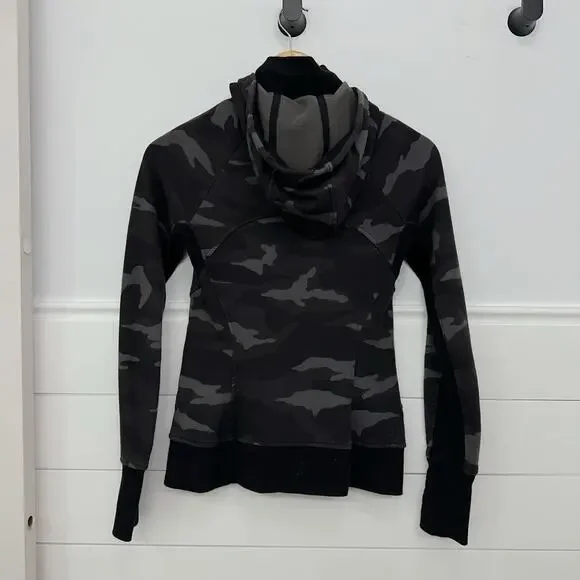 Women’s Athleta Triumph Printed Hoodie Jacket, Camo SIZE XXS - Picture 5 of 6
